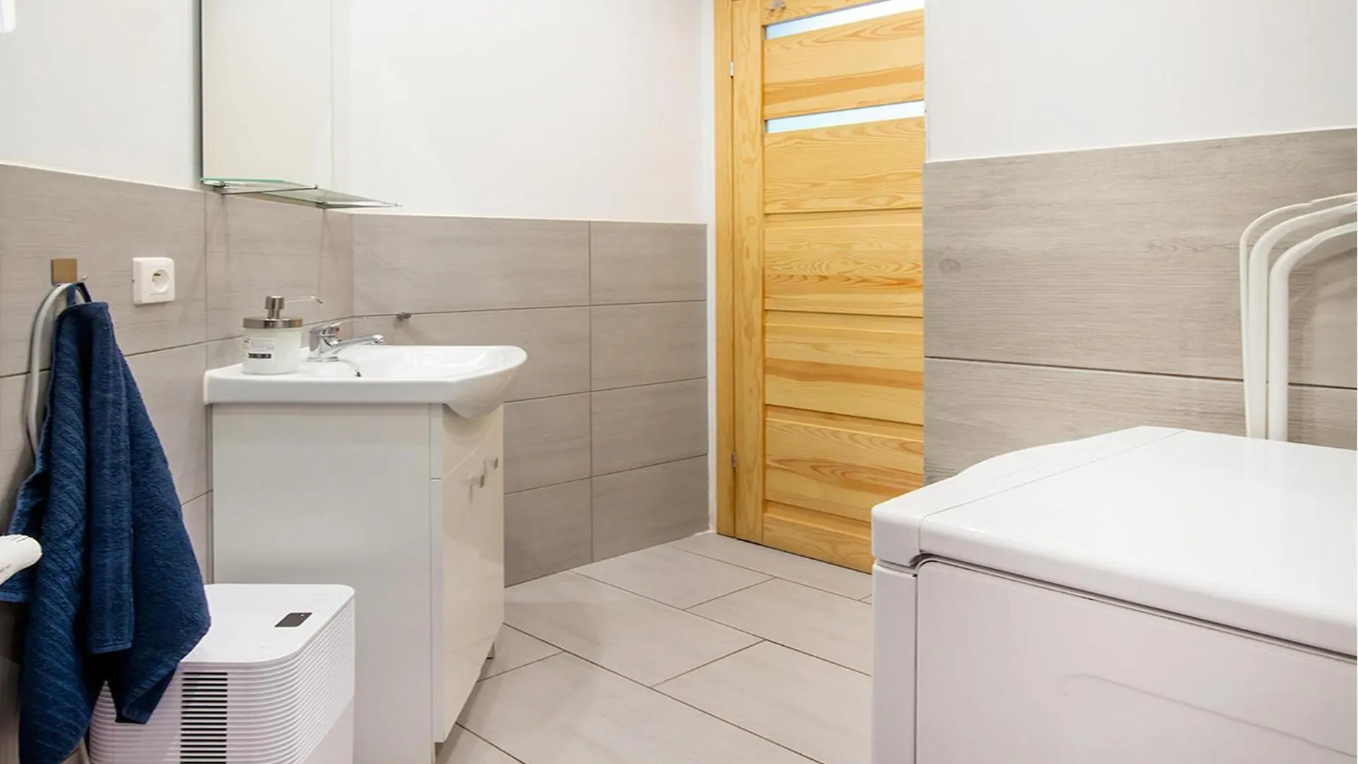 Stunning Apartment In Gdansk With Wifi 0*,